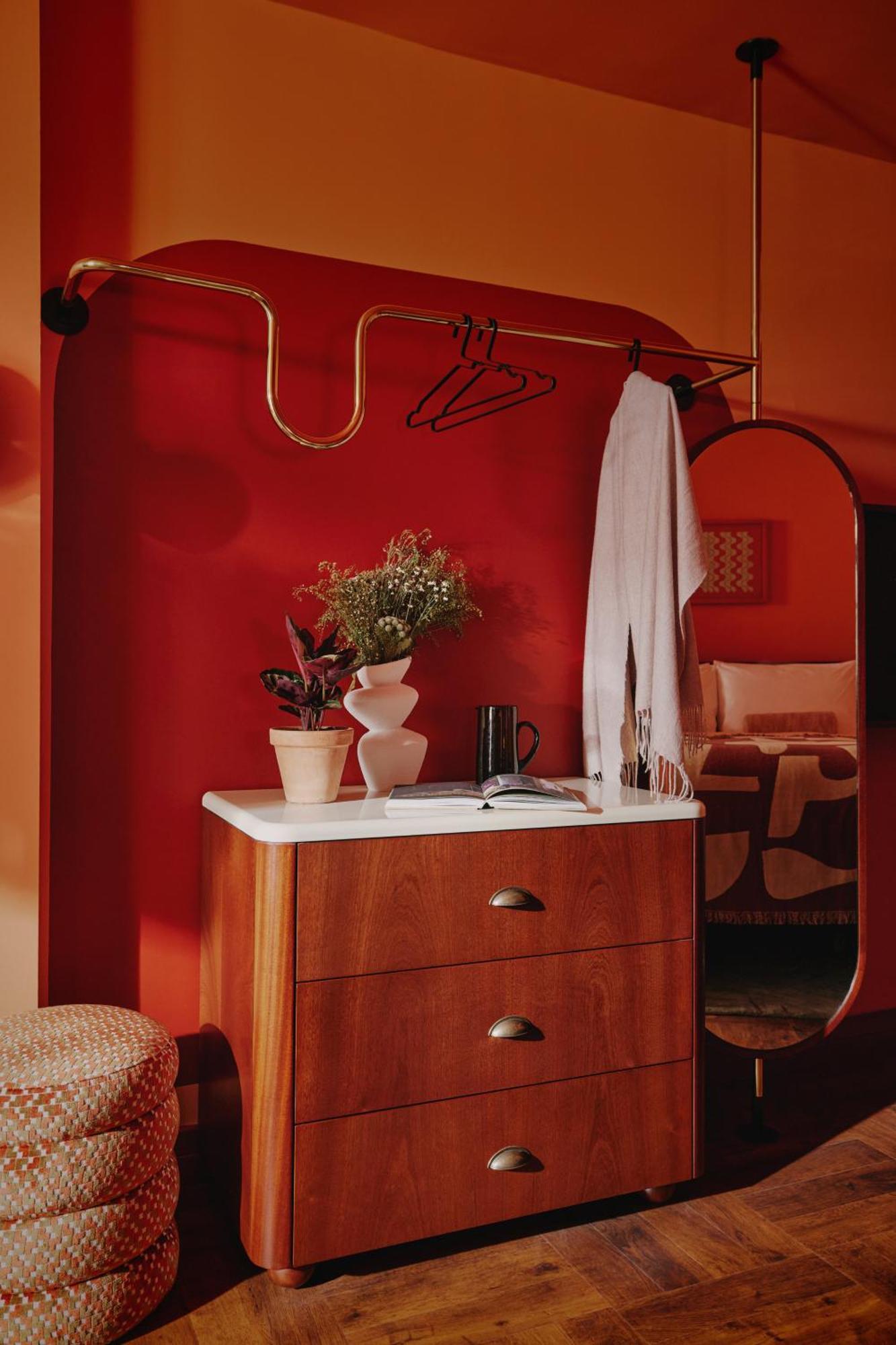Ember Locke Kensington Aparthotel 4*